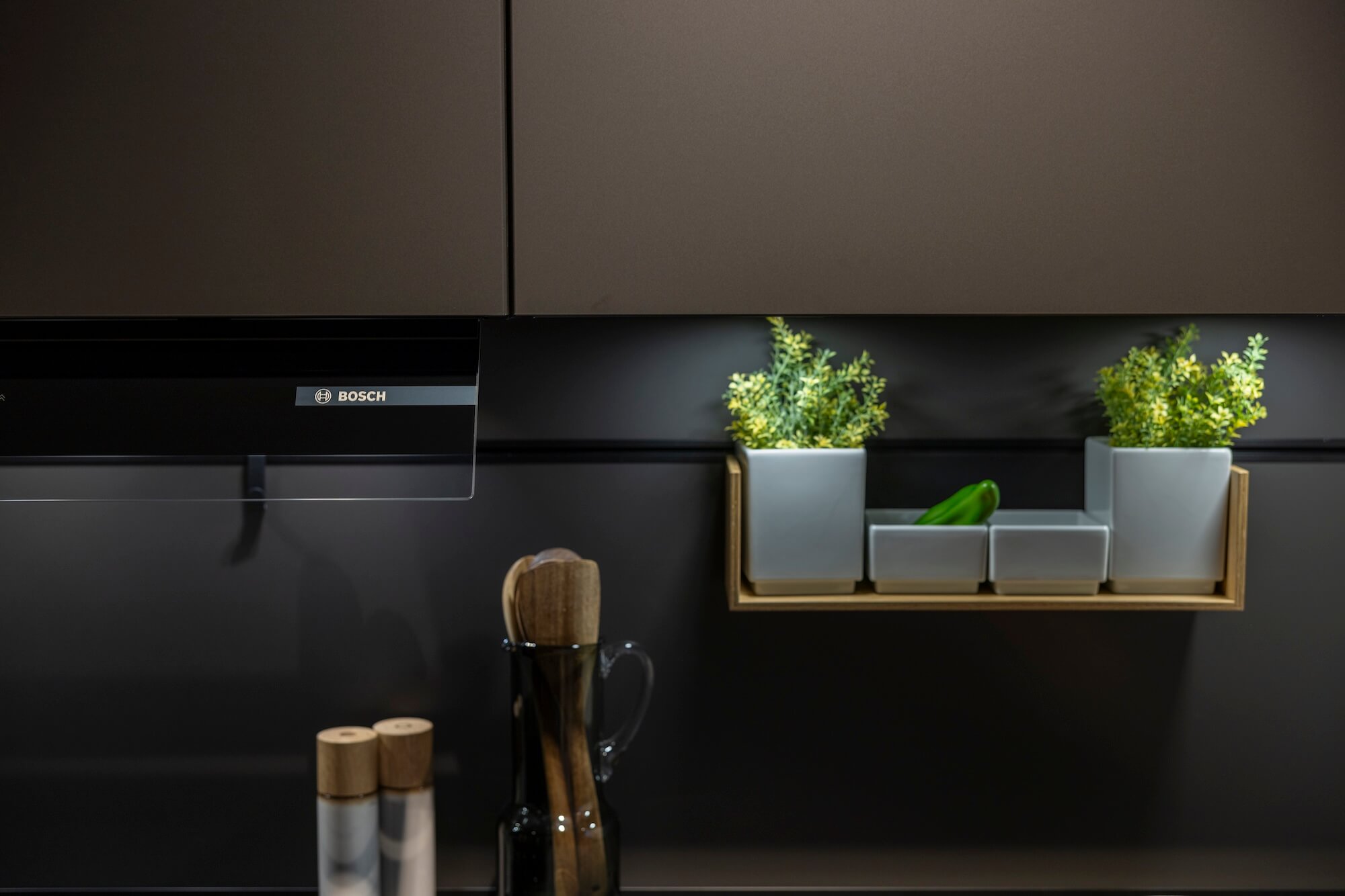 Moderne Küche mit Bosch Abzugshaube