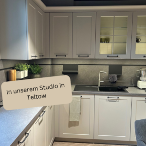 Schüller Vienna satin in Kieselgrau in unserem Studio in Teltow