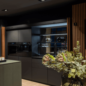 next125 Barzeile NX670 mit Pocket-Tueren Holz