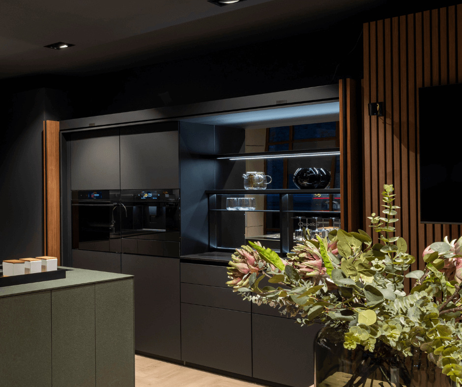 next125 Barzeile NX670 mit Pocket-Tueren Holz