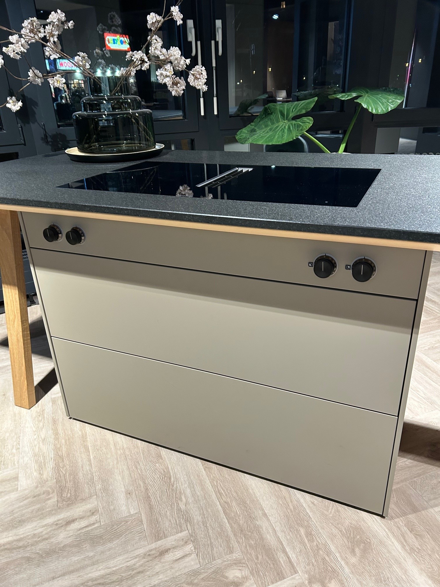 next125 Kochtisch in Eiche – Bild 3